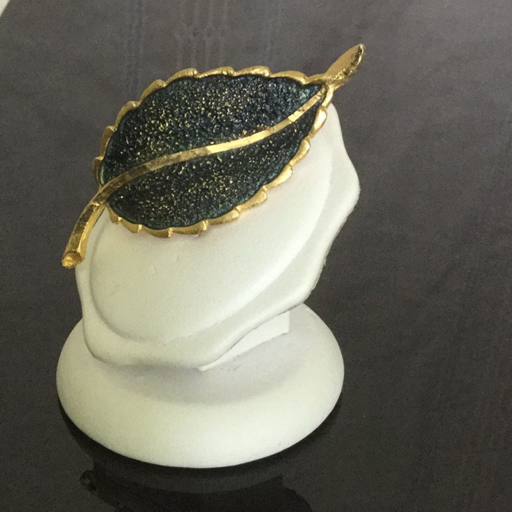 Vtg.Signed Mamselle Gold 3D Curled Leaf Brooch